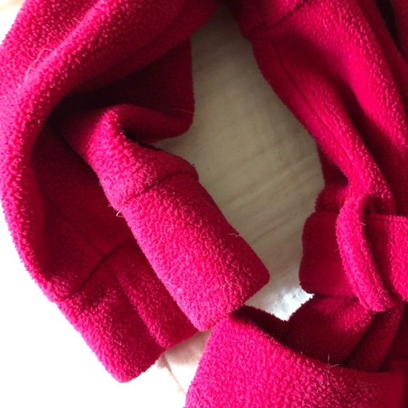 LL Bean boys fleece robe, red, size 5-6, monogrammed “Tobias” GUC - Picture 5 of 5